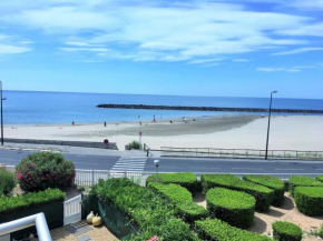 T2 EN 1ERE LIGNE MER AVEC PARKING